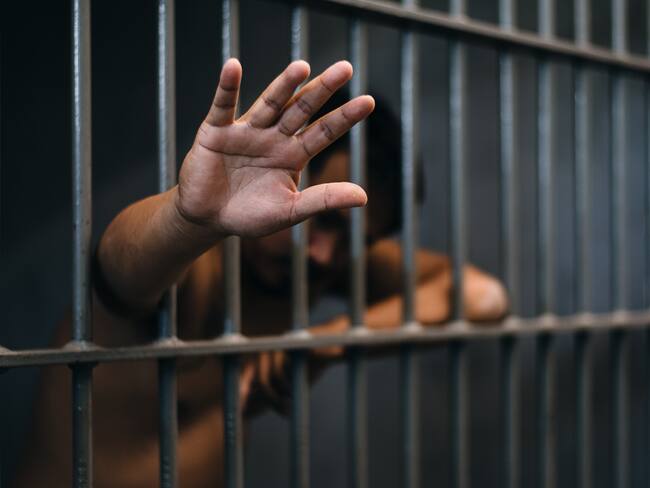 man in jail - People who are blocked are not free,Both thought and body