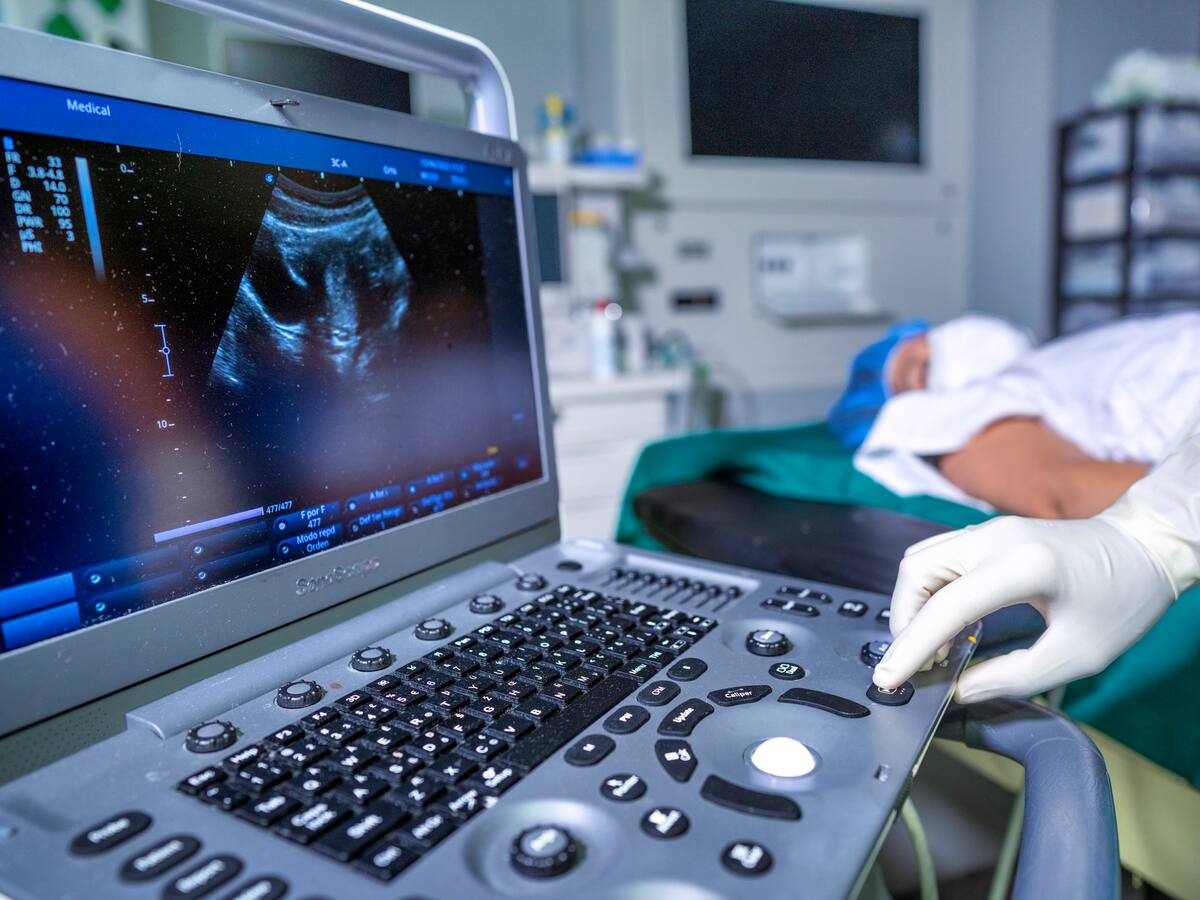 “El 80% de los casos de cáncer de ovario se detectan de forma tardía”, aseguró experto