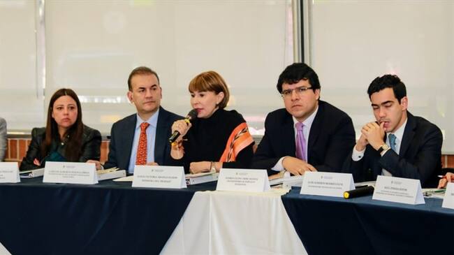 El 6 de diciembre se reunirá nuevamente la mesa de concertación, en la que el Gobierno presentará el cálculo de productividad laboral para la negociación. Foto: Ministerio de Trabajo