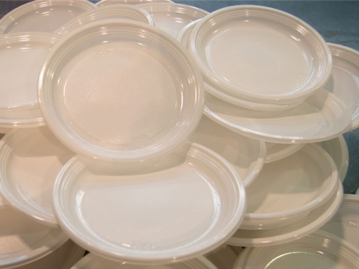 ¿Comer en platos plásticos tiene alguna consecuencia grave para la salud?