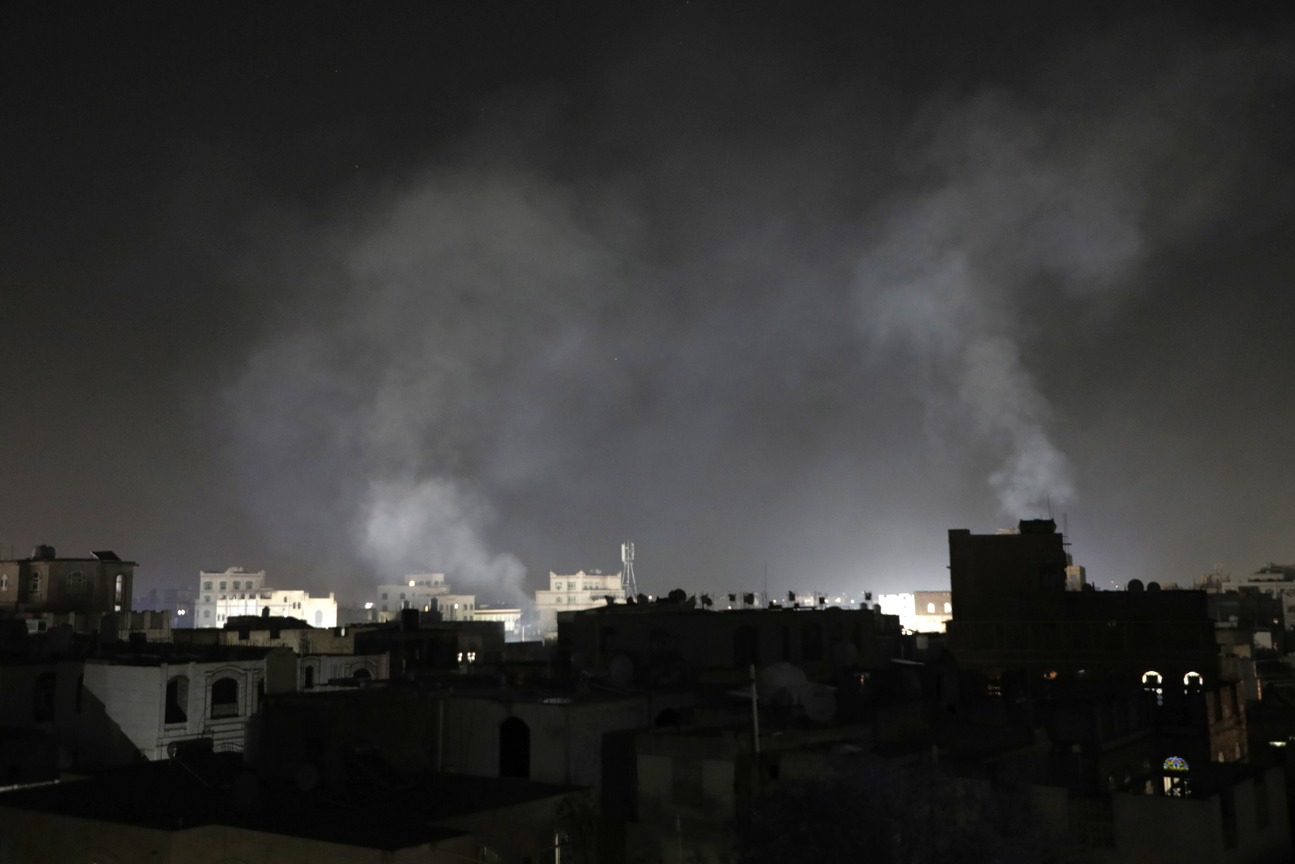 Ataques aéreos de Estados Unidos a diferentes territorios en Yemen. FOTO: EFE/EPA/OSAMAH YAHYA