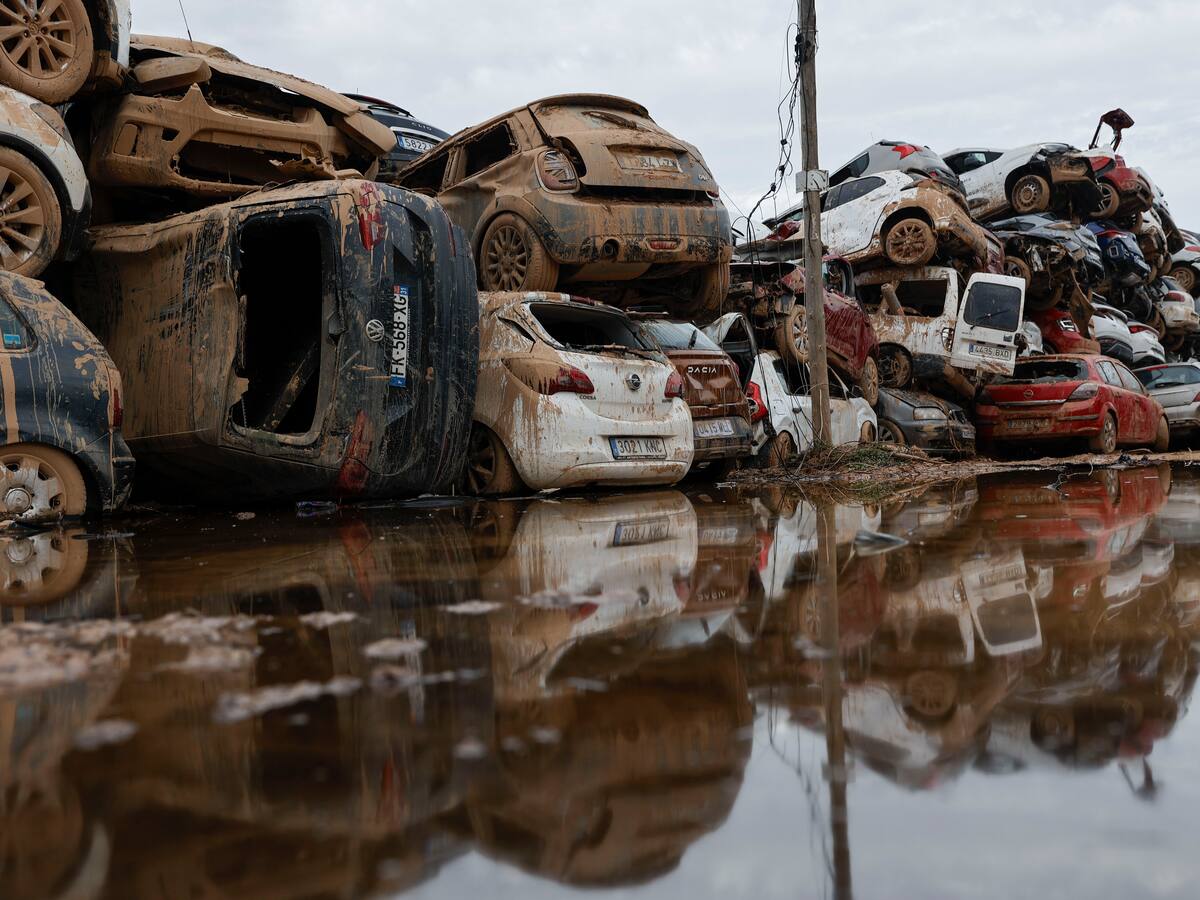 Aumentó a 212 el número de muertos por inundaciones en Valencia, España