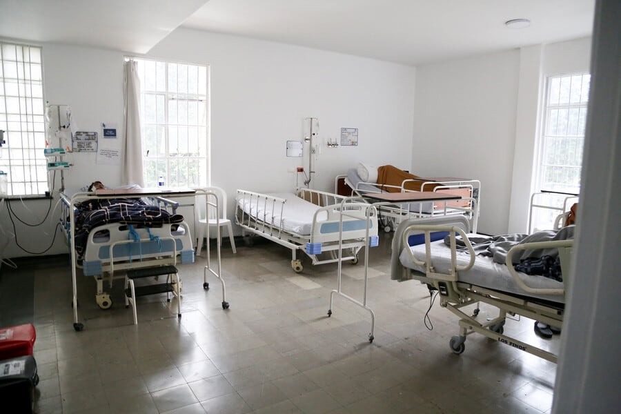 Una de las salas del Hospital San Carlos - referencia. Foto: Colprensa