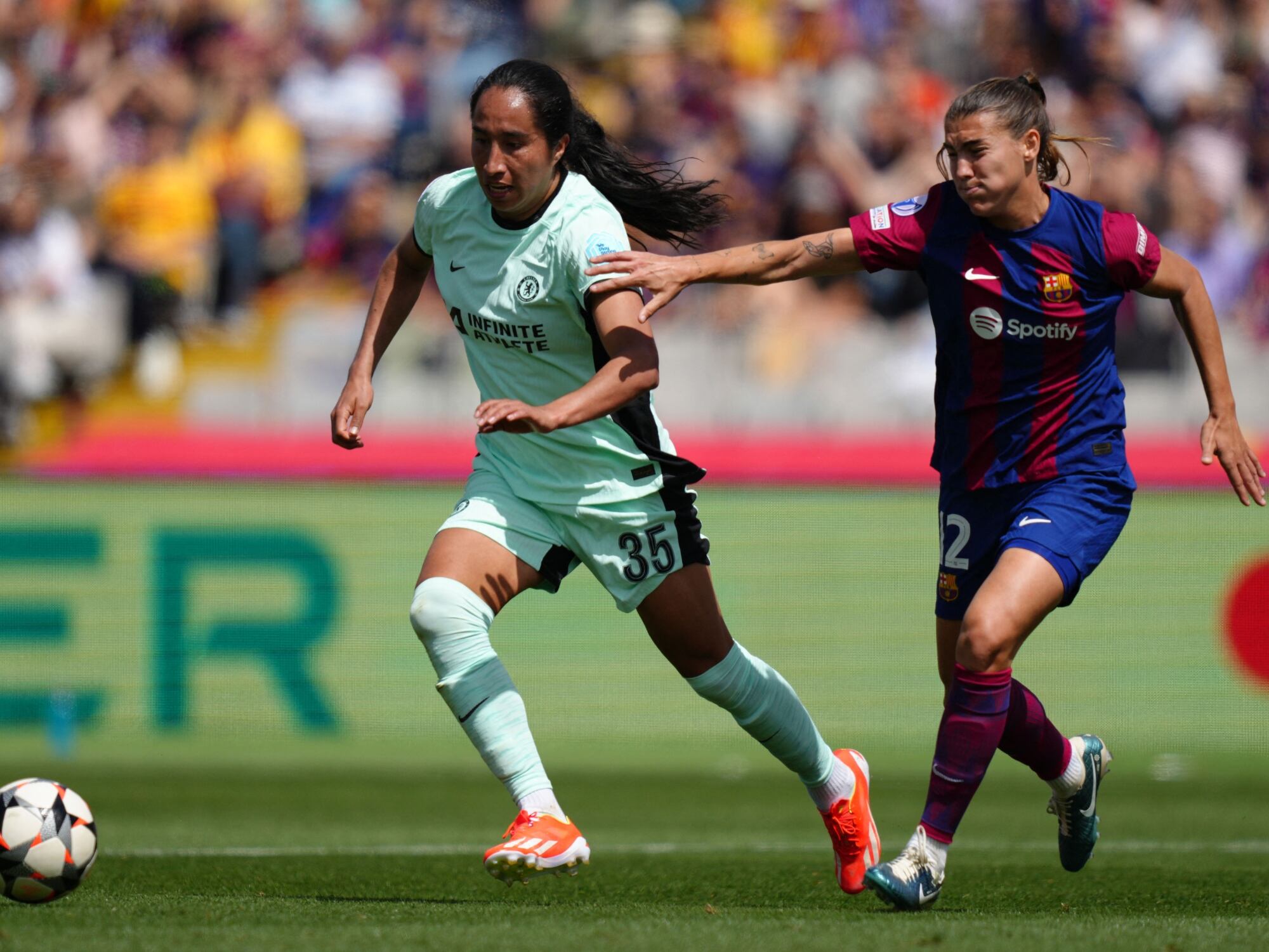 Mayra Ramírez se queda sin Champions