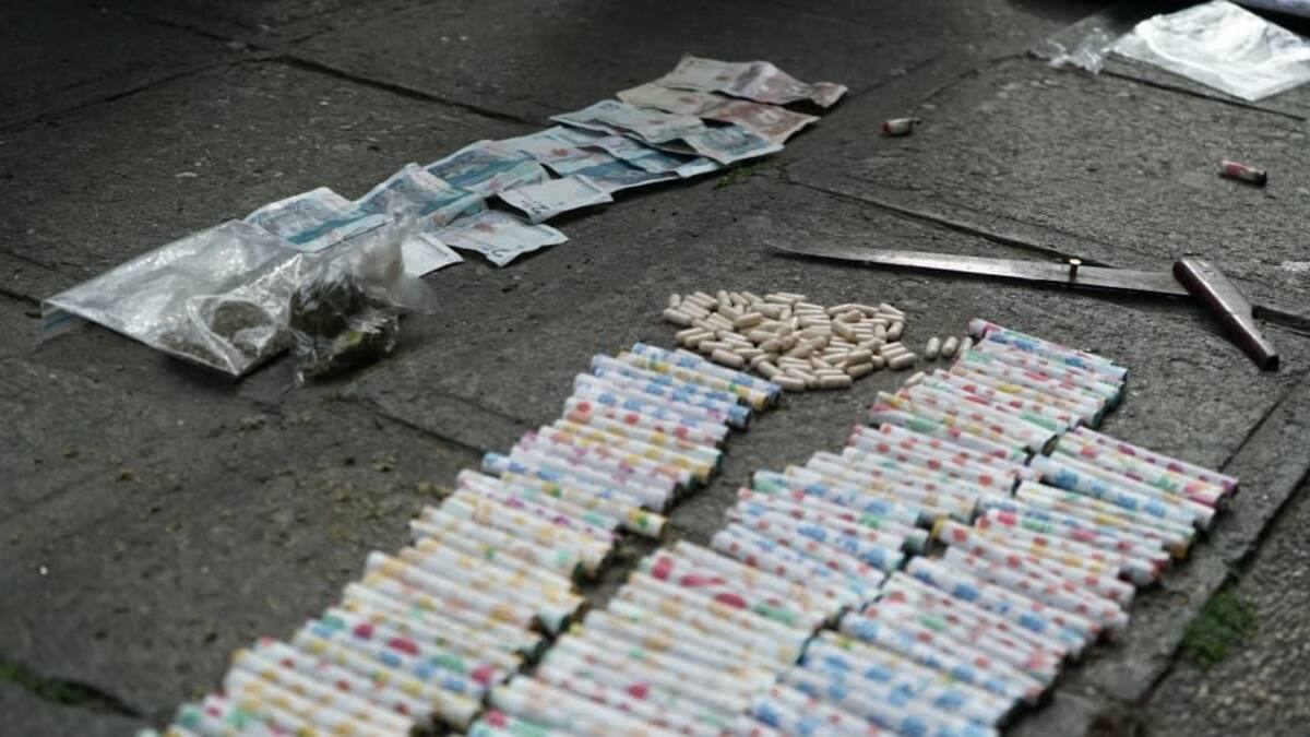Armas, drogas y SIM Cards para cometer delitos: así fue operativo contra delincuencia en Bogotá