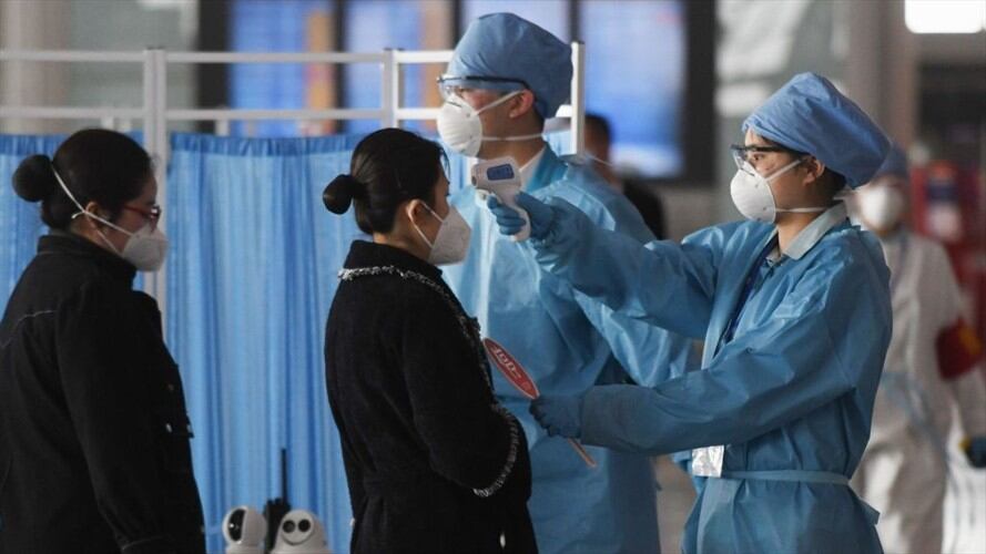 Pruebas para medir la temperatura corporal . Foto: Getty Images