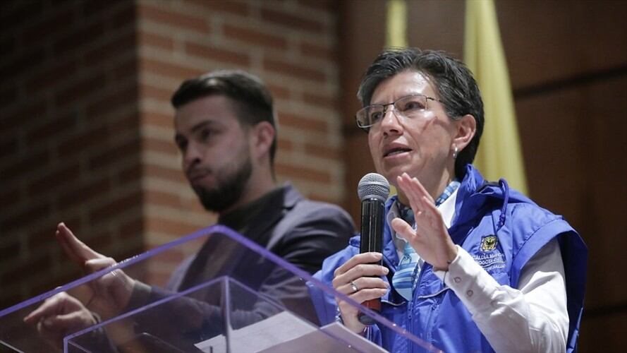 La alcaldesa de Bogotá, Claudia López, aseguró que por el momento no se levanta la medida de pico y placa en la ciudad. Foto: Colprensa