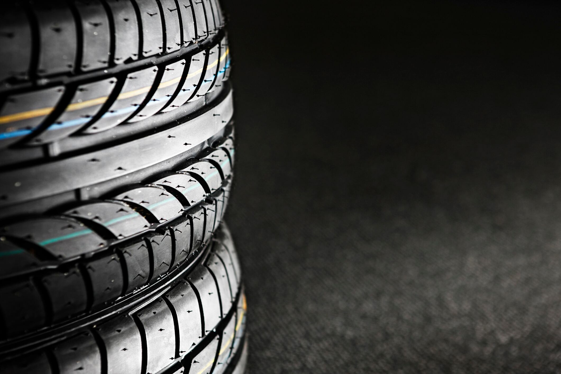 Conozca para qué sirven los ‘pelitos’ que tienen las llantas nuevas. Foto: Getty Images