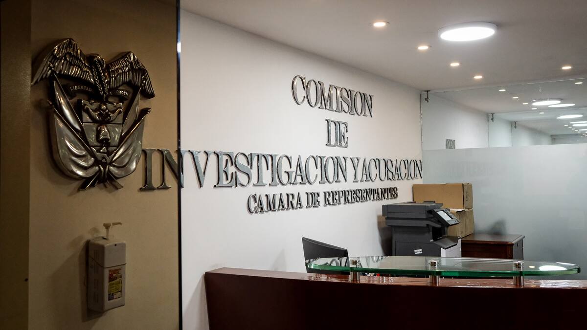 Comisión de Acusación tomará nuevas pruebas sobre Daily Cop y vuelos en campaña Petro