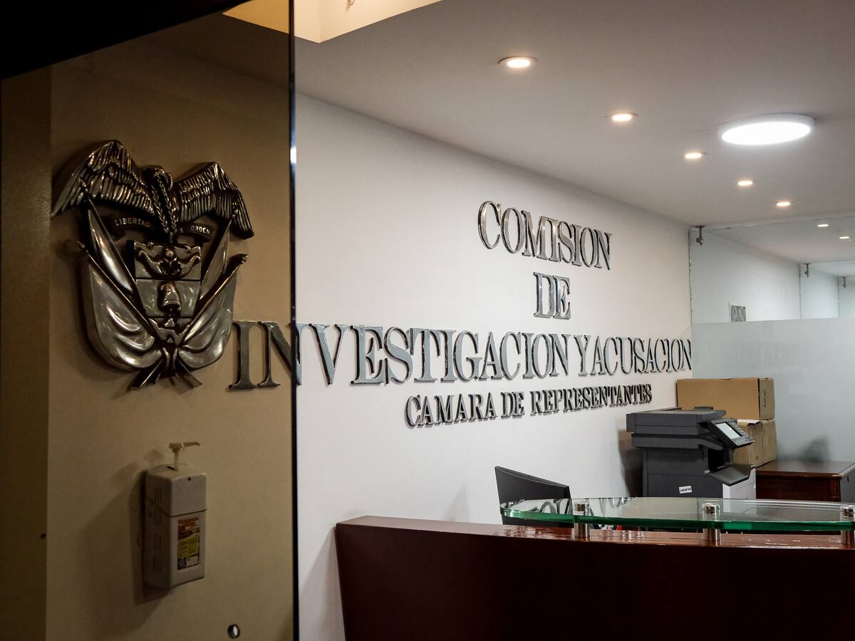 Comisión de Acusación tomará nuevas pruebas sobre Daily Cop y vuelos en campaña Petro