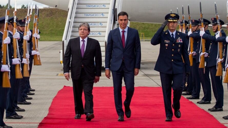 Llegó a Bogotá el presidente del gobierno español, Pedro Sánchez. Foto: Cancillería