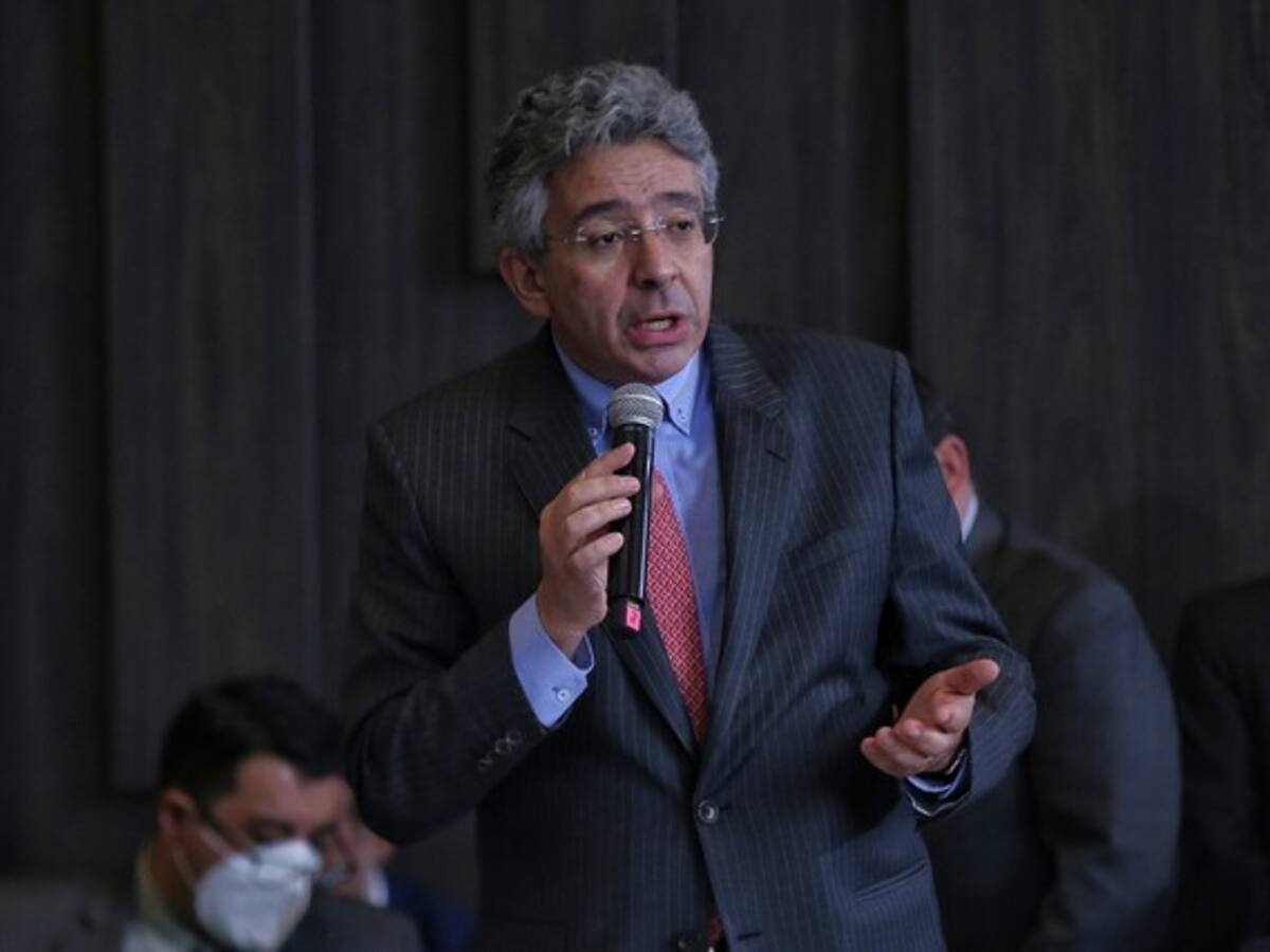 Enrique Gómez cancela visita a Montería por cuenta del paro armado