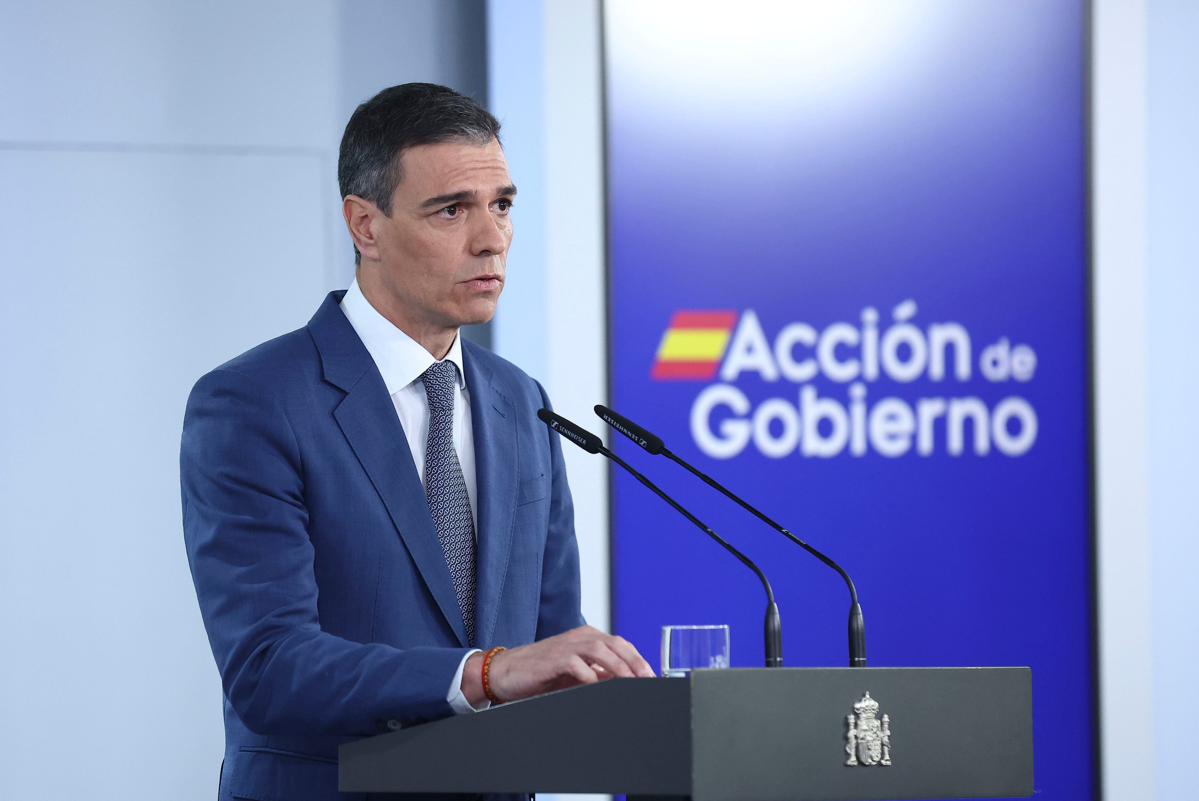 El presidente del Gobierno, Pedro Sánchez, anunció que espera que España recupere el martes todo el suministro eléctrico, tras apagón que sufrió el país. EFE/ Pool Moncloa / Fernando Calvo SOLO USO EDITORIAL SOLO DISPONIBLE PARA ILUSTRAR LA NOTICIA QUE ACOMPAÑA (CRÉDITO OBLIGATORIO)