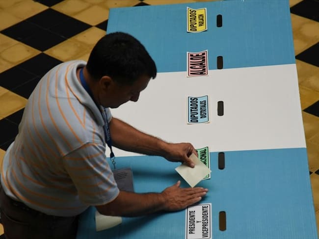 Comienza votación en Guatemala para elegir nuevo presidente