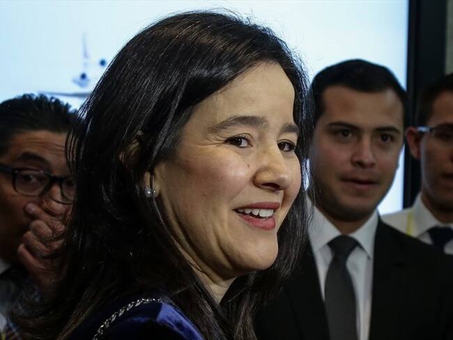 La jefe de la cartera, Sylvia Constaín, señaló que “la industria ha sido clara en el mensaje sobre la necesidad de conocer el valor de reserva. Foto: Colprensa