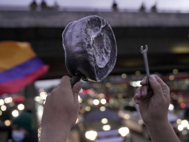 ¿A quién debemos escuchar en este momento? #EscuchemosA. Foto: Getty Images / DIEGO CUEVAS