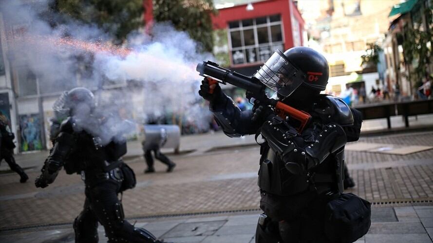 Rafael Guarín agregó que la Fuerza Pública cuenta con entrenamiento, formación, capacidad y protocolos establecidos para proteger a la población. Foto: Getty Images / SERGIO ACERO