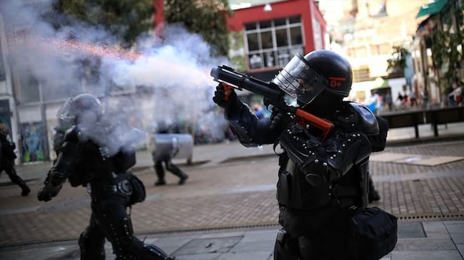 Rafael Guarín agregó que la Fuerza Pública cuenta con entrenamiento, formación, capacidad y protocolos establecidos para proteger a la población. Foto: Getty Images / SERGIO ACERO