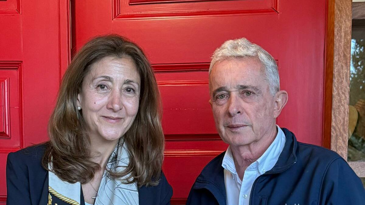 Expresidente Uribe e Ingrid Betancourt se reunieron tras aval de Verde Oxígeno a Pinzón