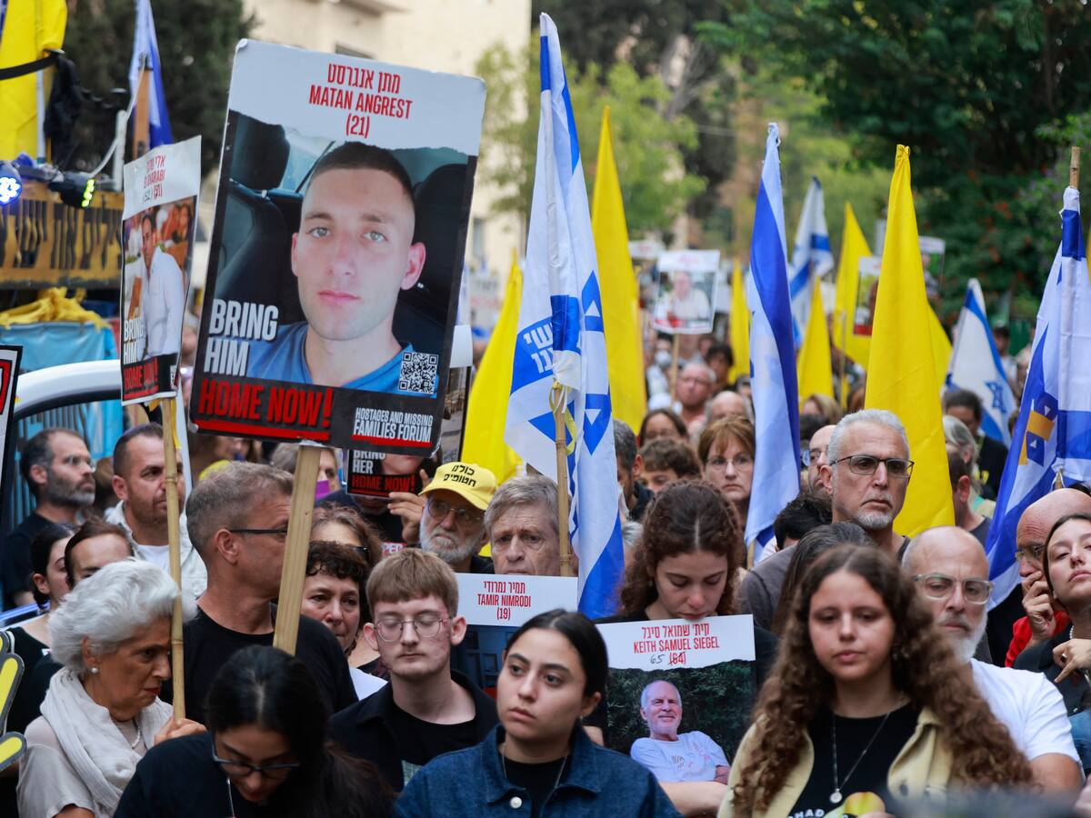 Familia de rehén israelí que sale en video de Hamás pide a Trump que siga “luchando” por liberarlos