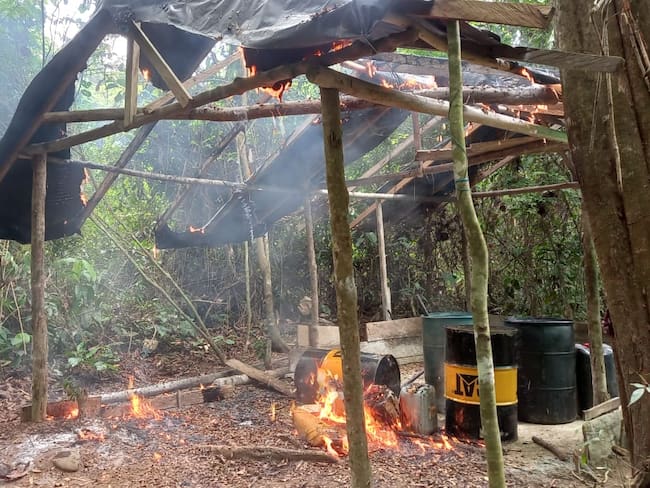 Destruyen dos laboratorios de coca en San José de Uré y Montelíbano, sur de Córdoba. Foto: Ejército.