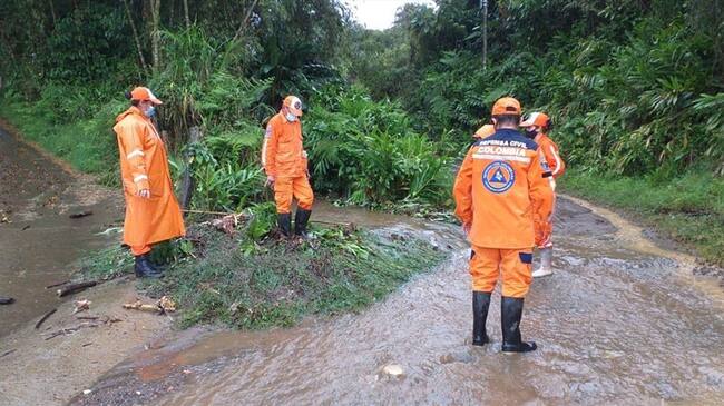 Organismos de socorro suspendieron la búsqueda de una de las víctimas por solicitud de su familia. Foto: secretaría de Gestión del Riesgo del Valle del Cauca