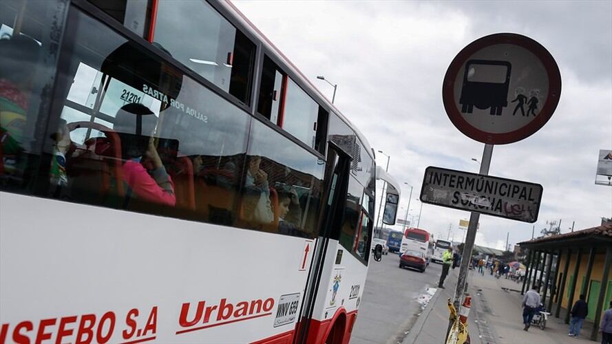 Serán siete municipios del Valle del Cauca los que participarán en los pilotos de transporte terrestre público entre los que se encuentran intermunicipal de pasajeros y especial.. Foto: Colprensa
