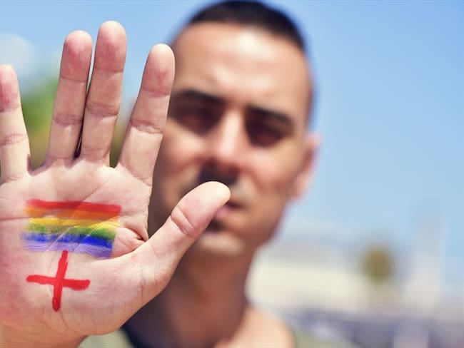 Colombia tiene una deuda pendiente con la comunidad LGBTI: Mauricio Toro