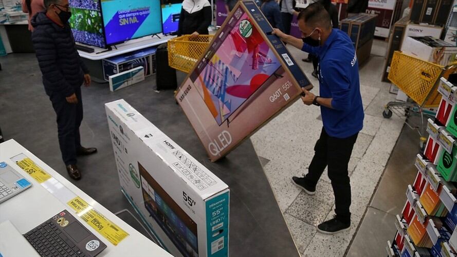 El retiro de productos adquiridos de manera virtual en los días sin IVA se debe realizar de forma programada dentro de las dos semanas siguientes a la fecha de la compra.. Foto: Colprensa