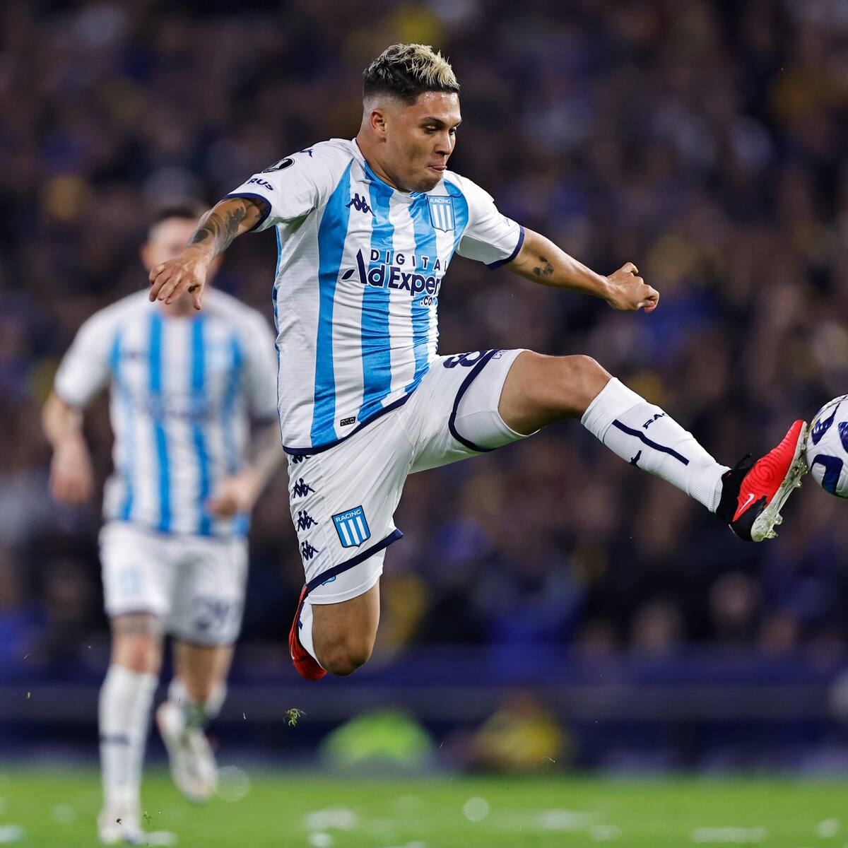 “Volvió el rey”: Golazo y asistencia de Juan Fernando Quintero con Racing