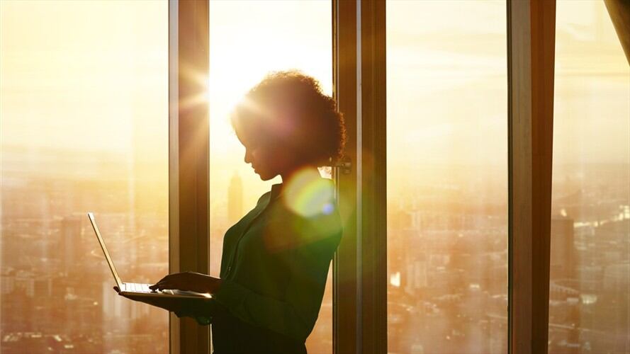En Sigue La W hablamos de las razones por las que las mujeres no tienen la misma participación en diferentes escenarios de liderazgo así como los hombres.  . Foto: Getty Images