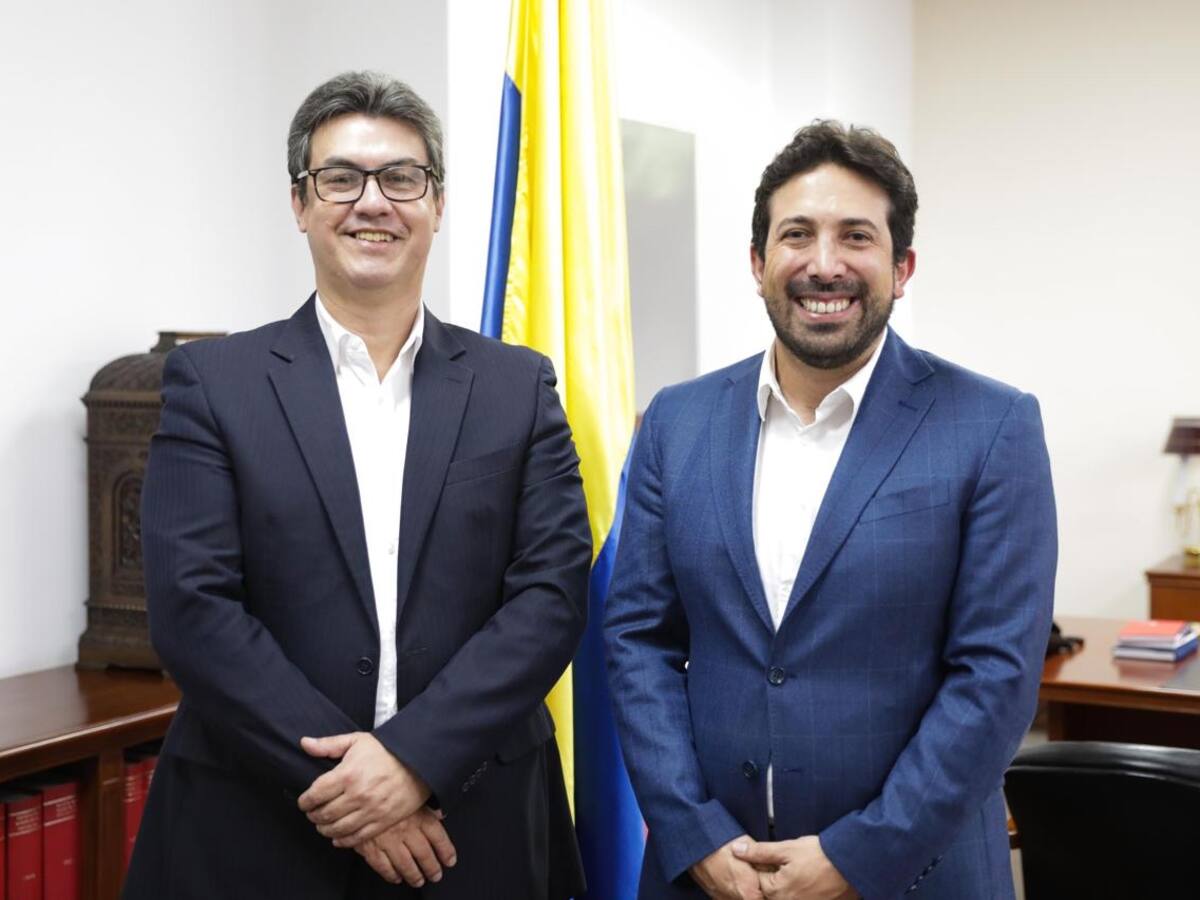 José Alejandro Herrera fue posesionado como viceministro general de MinHacienda