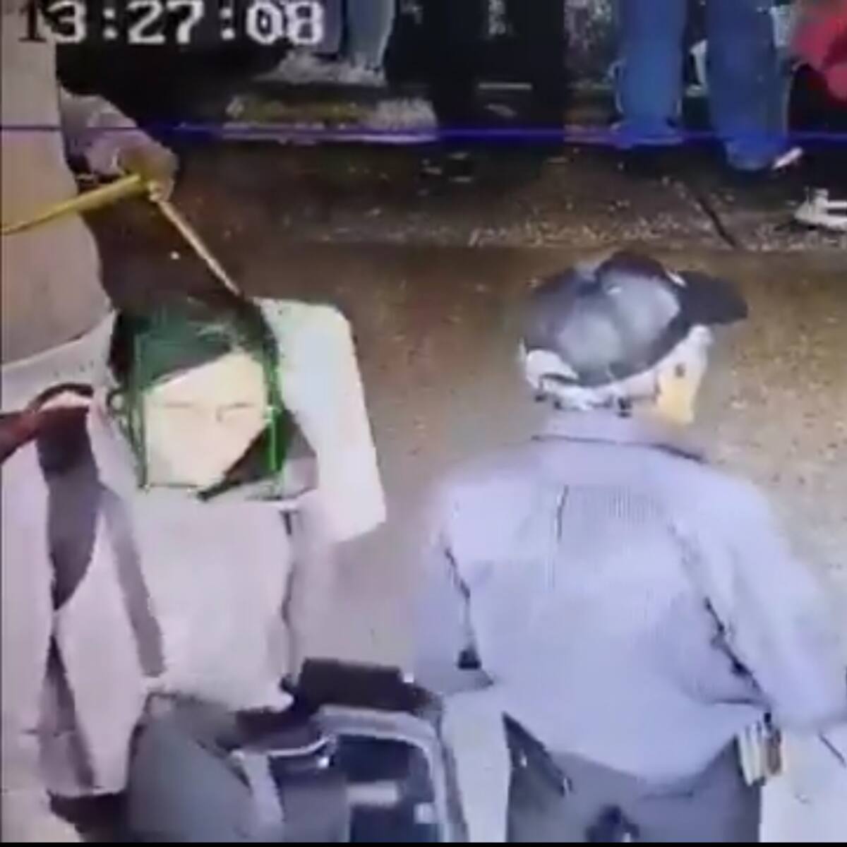Adulto mayor agredió con arma blanca a dos hombres en Terminal de Salitre de Bogotá