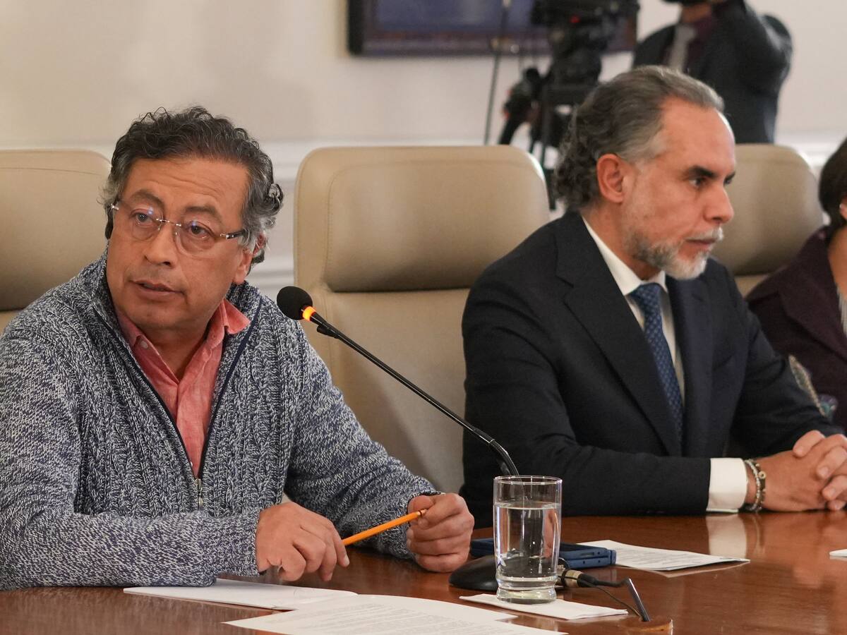 Petro se reunirá con partidos políticos tras atentado a Miguel Uribe Turbay confirmó Mininterior