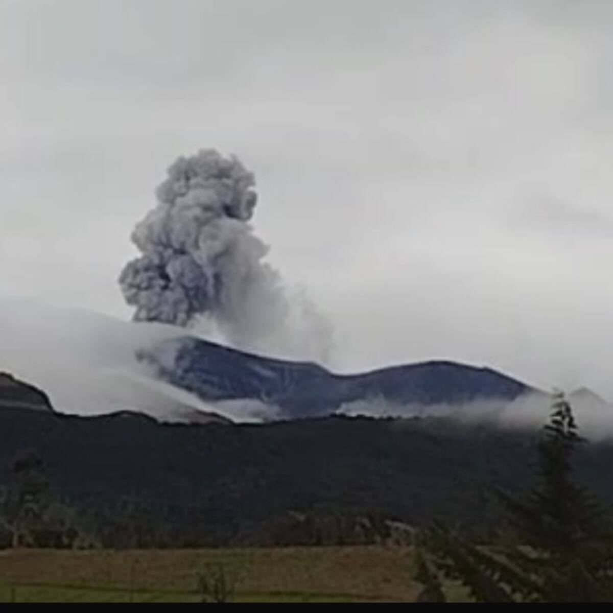 Estas son las medidas que adelantan autoridades ante alerta naranja en volcán Puracé: habla UNGRD