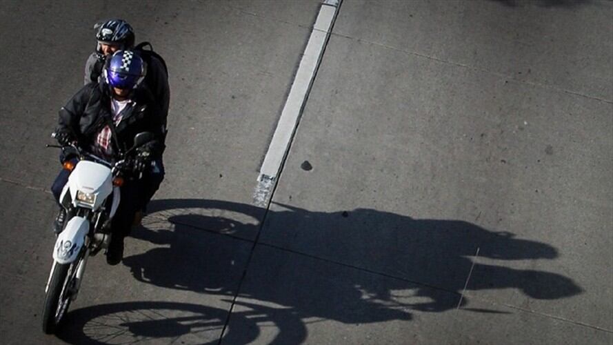 Hoy desde las 10:00 a.m. prohíben el parrillero en moto en Manizales. Foto: Colprensa