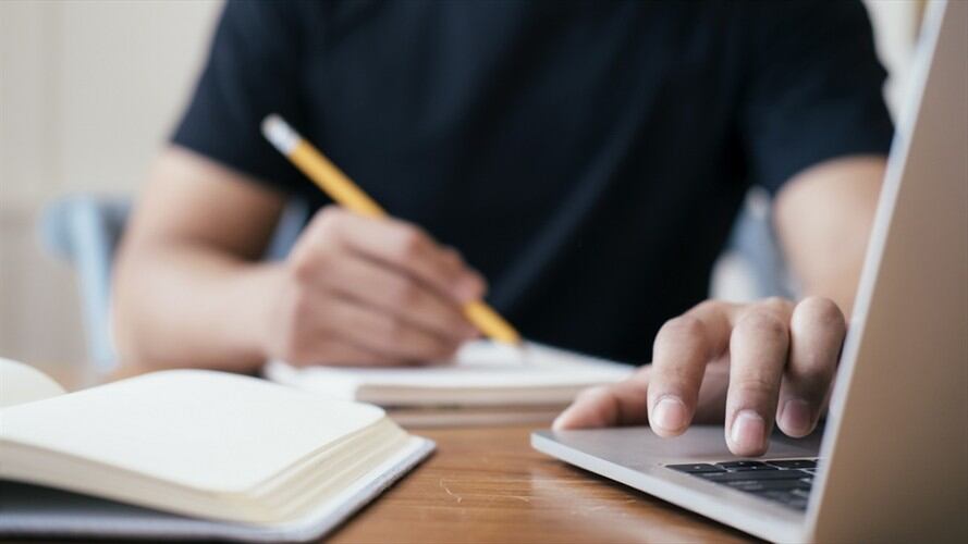 Platzi abre su plataforma para todos aquellos que quieran aprende nuevas habilidades del mundo digital. Foto: Getty Images