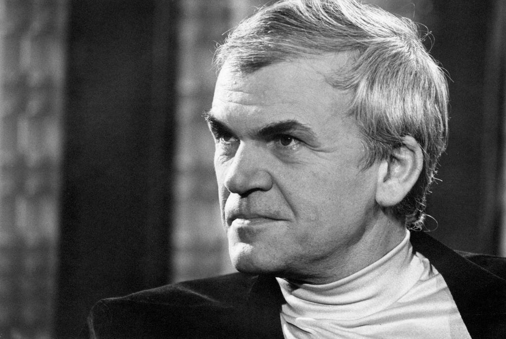 Escritor Milan Kundera. (Photo by Louis MONIER/Gamma-Rapho via Getty Images)