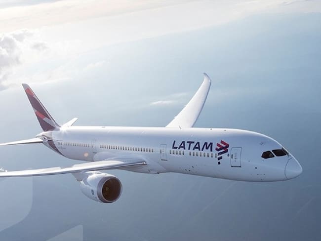 Latam Airlines informó que para el 2021 dará continuidad a su estrategia de crecimiento en el mercado colombiano. Foto: Facebook: Latam Airlines