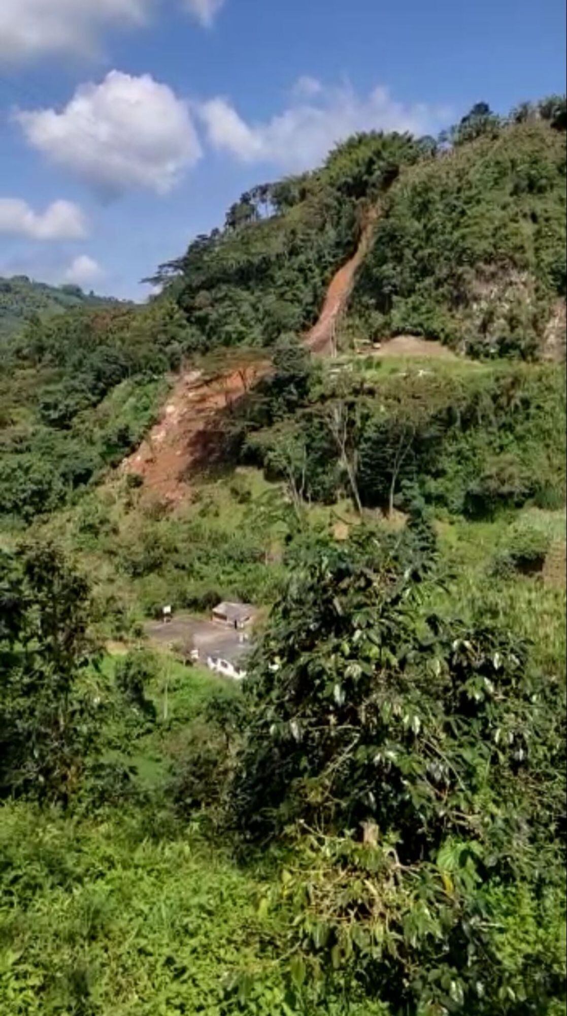 Derrumbe en Santa Rosa de Cabal. Crédito: Comunidad.