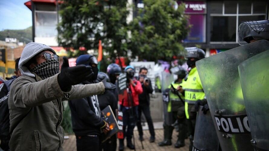Los familiares esperan que haya justicia en los casos de sus hijos, asesinados a manos de miembros de la Policía. Foto: Colprensa.