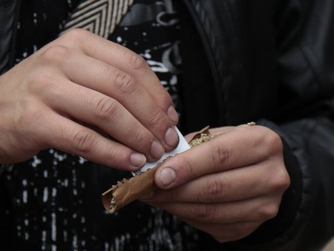 La Policía no va a salir a buscar indiscriminadamente a consumidores: general Rubiano