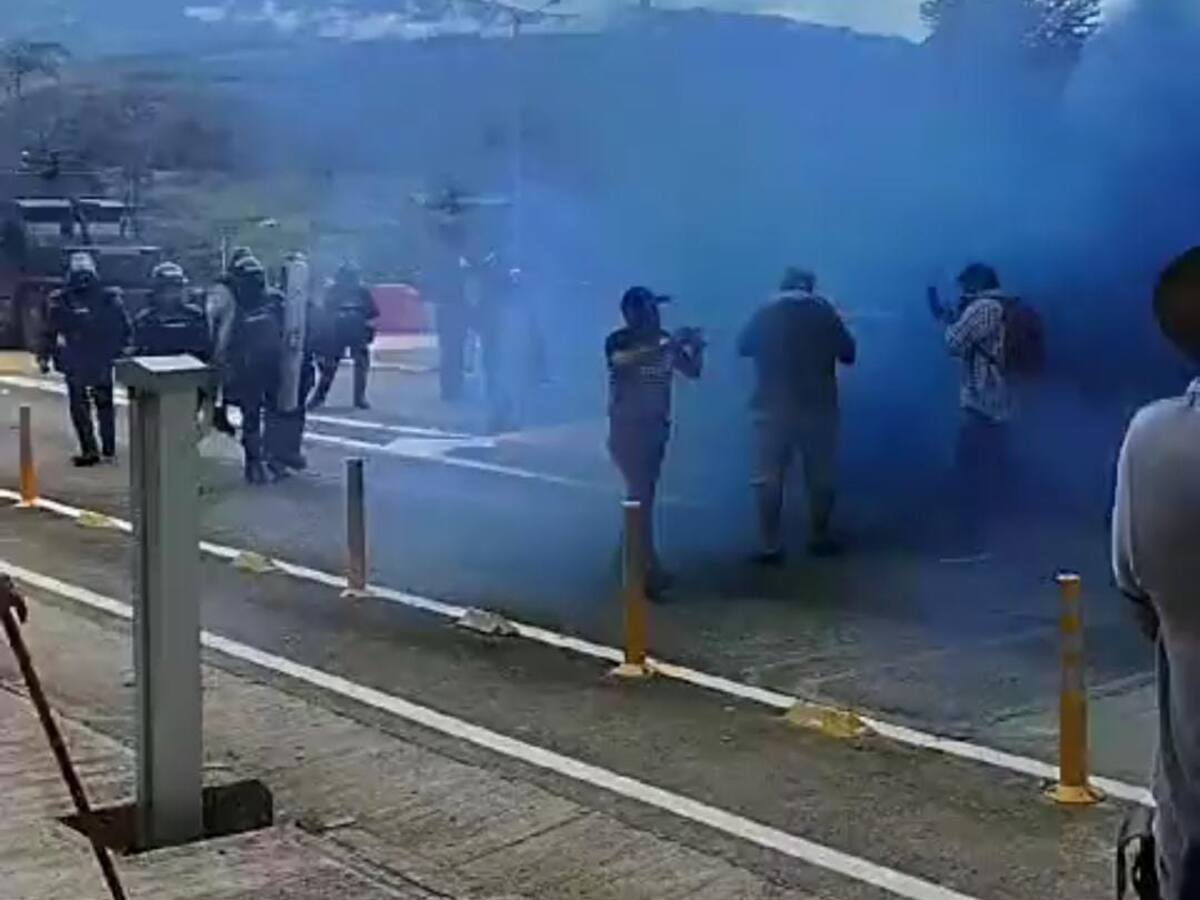 Denuncian fuerza excesiva por la UNDMO en el peaje de San Luis de Gaceno, Boyacá