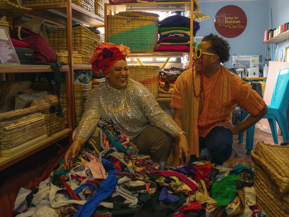 Esta marca empodera a las mujeres de Bogotá con talleres para hacer turbantes