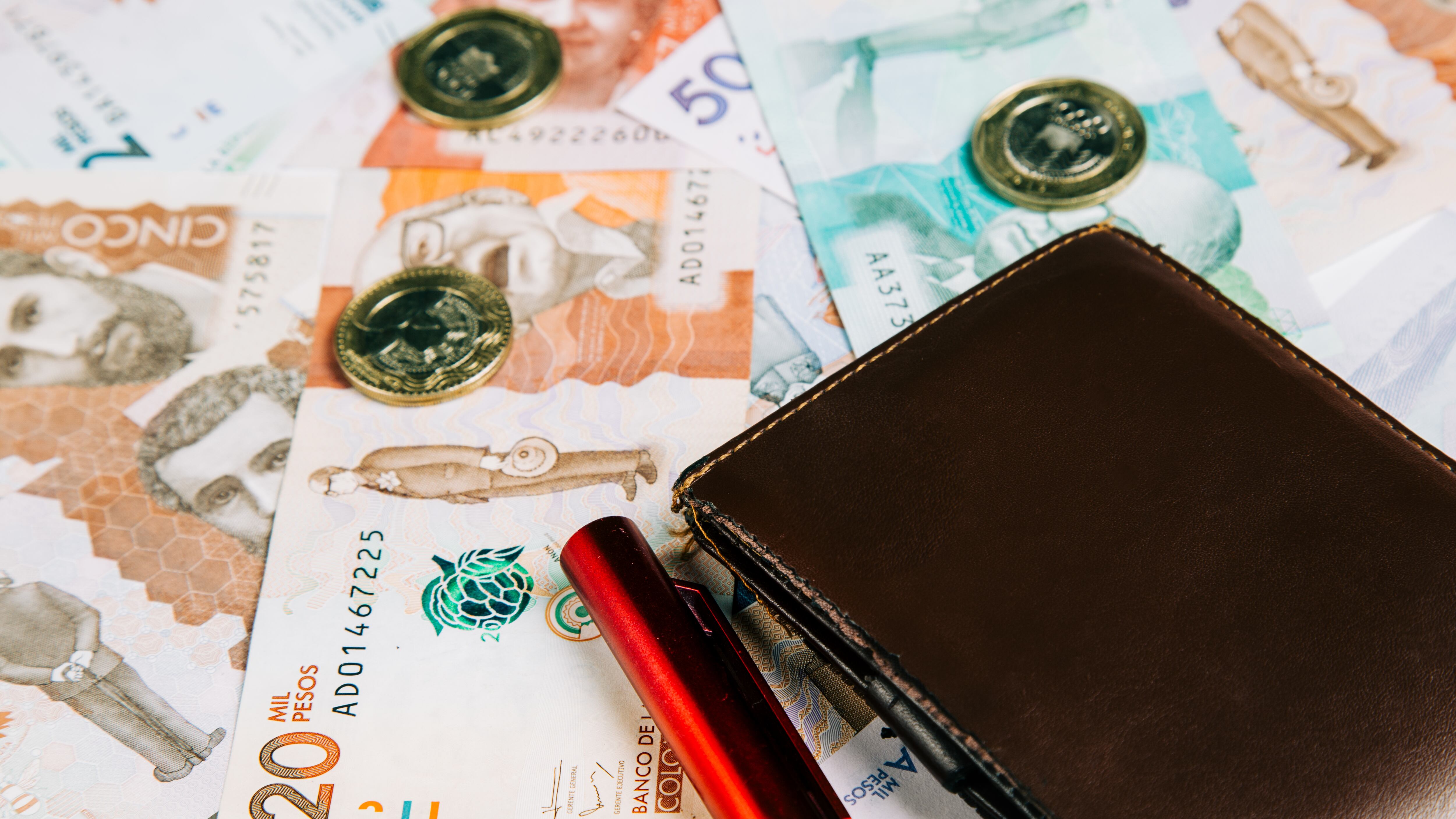 Imagen de referencia de dinero colombiano. Foto: Getty Images.
