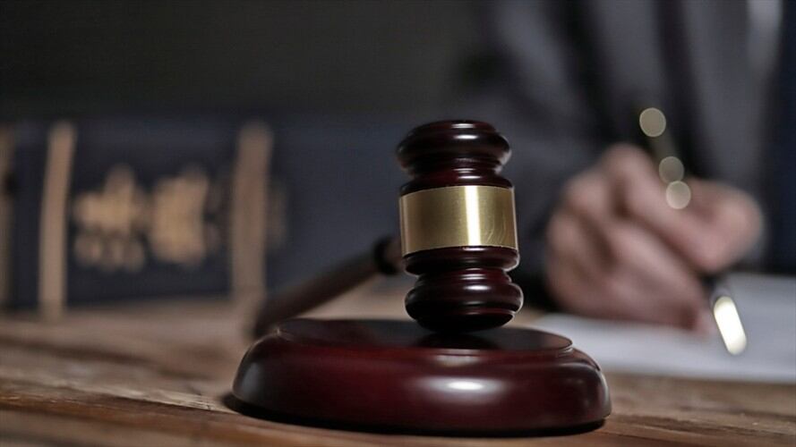 A la cárcel fue enviado hombre que habría asesinado a su compañera sentimental con una jeringa.Foto:Getty Images.