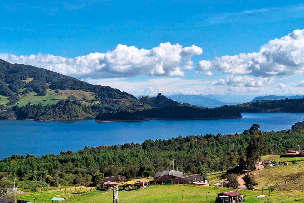 Fotografía del embalse del Neusa. Foto: EFE.