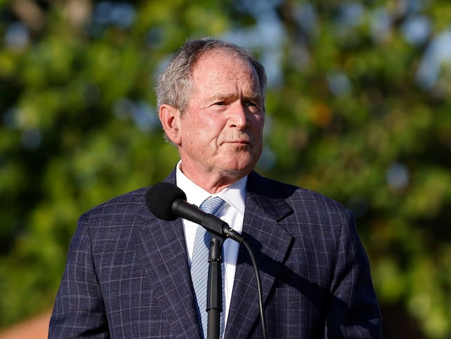 Embajador de Colombia en Washington condecoró a George W. Bush con la Cruz de Boyacá