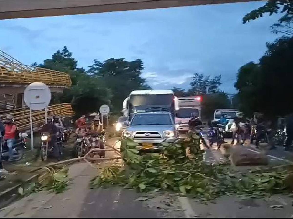 Comunidades se tomaron vía Montería – Planeta Rica: exigen culminación de obras