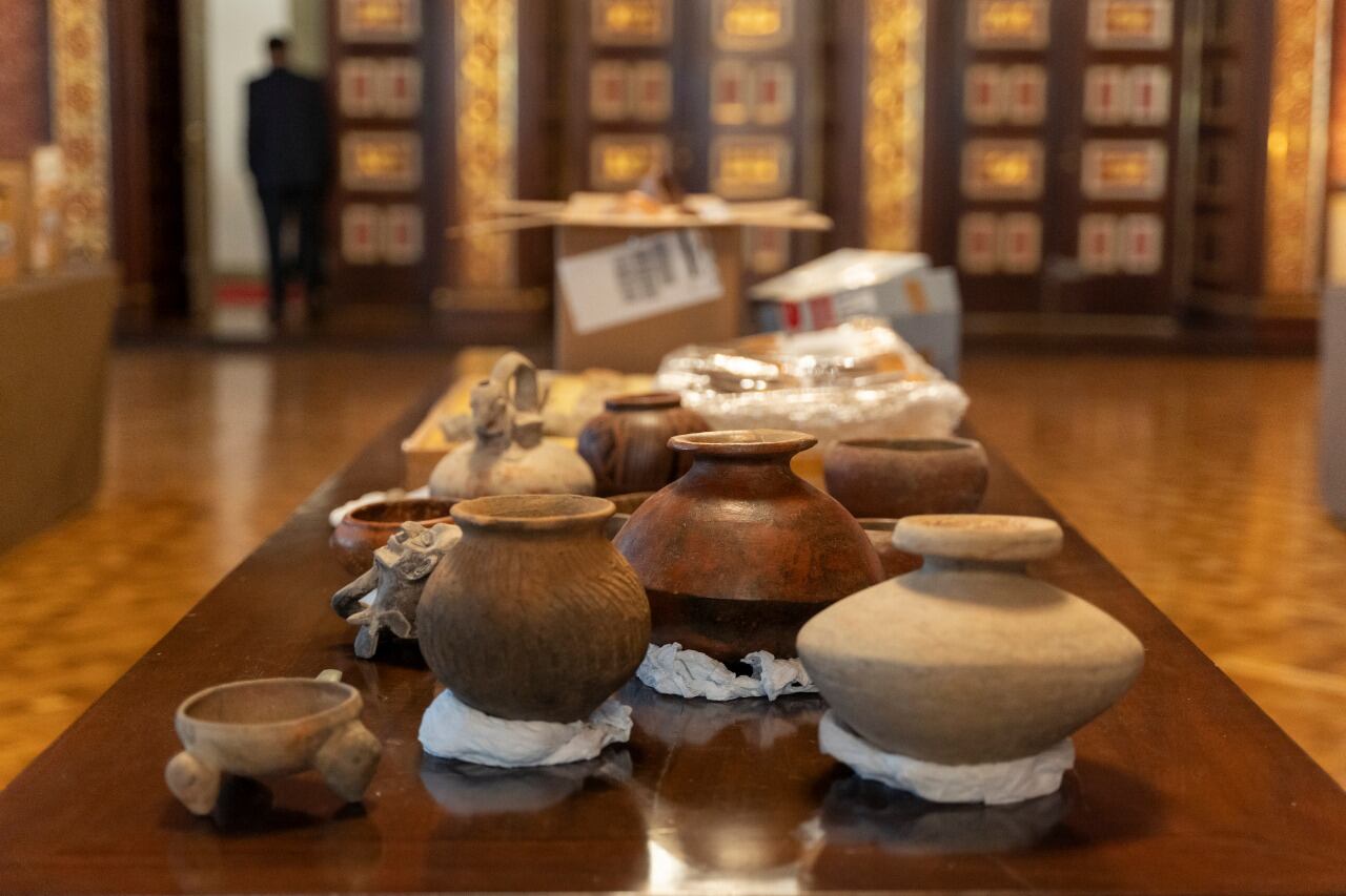 Piezas de su patrimonio arqueológico. Foto: Cancillería.